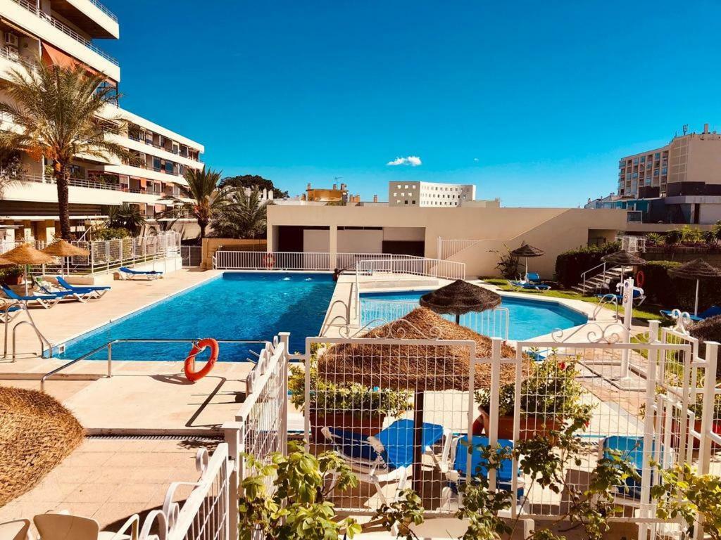Nogalera 110 City Central 3 Seasonal Pools With Bar Torremolinos Bagian luar foto
